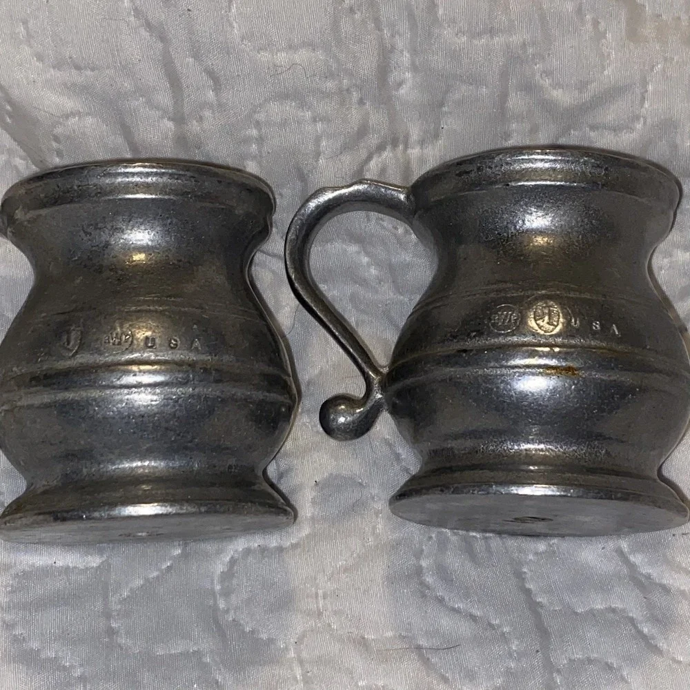 Vintage‎ RWP Wilton Plough Tavern Armetale Pewter - Salt & Pepper Shaker READ